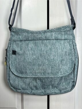 L.L. Bean Boundless Expandable Crossbody Bag Heather Green Excellent condition